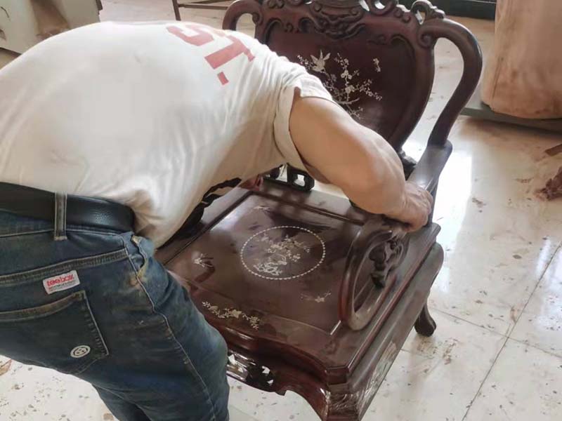 镇坪老旧红木家具保养技巧